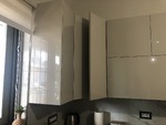 ΚΟΥΖΙΝΑ ΑΚΡΥΛΙΚΟ   ΚΑΙ SYCHRONIZED ΠΟΡΤΑΚΙ
